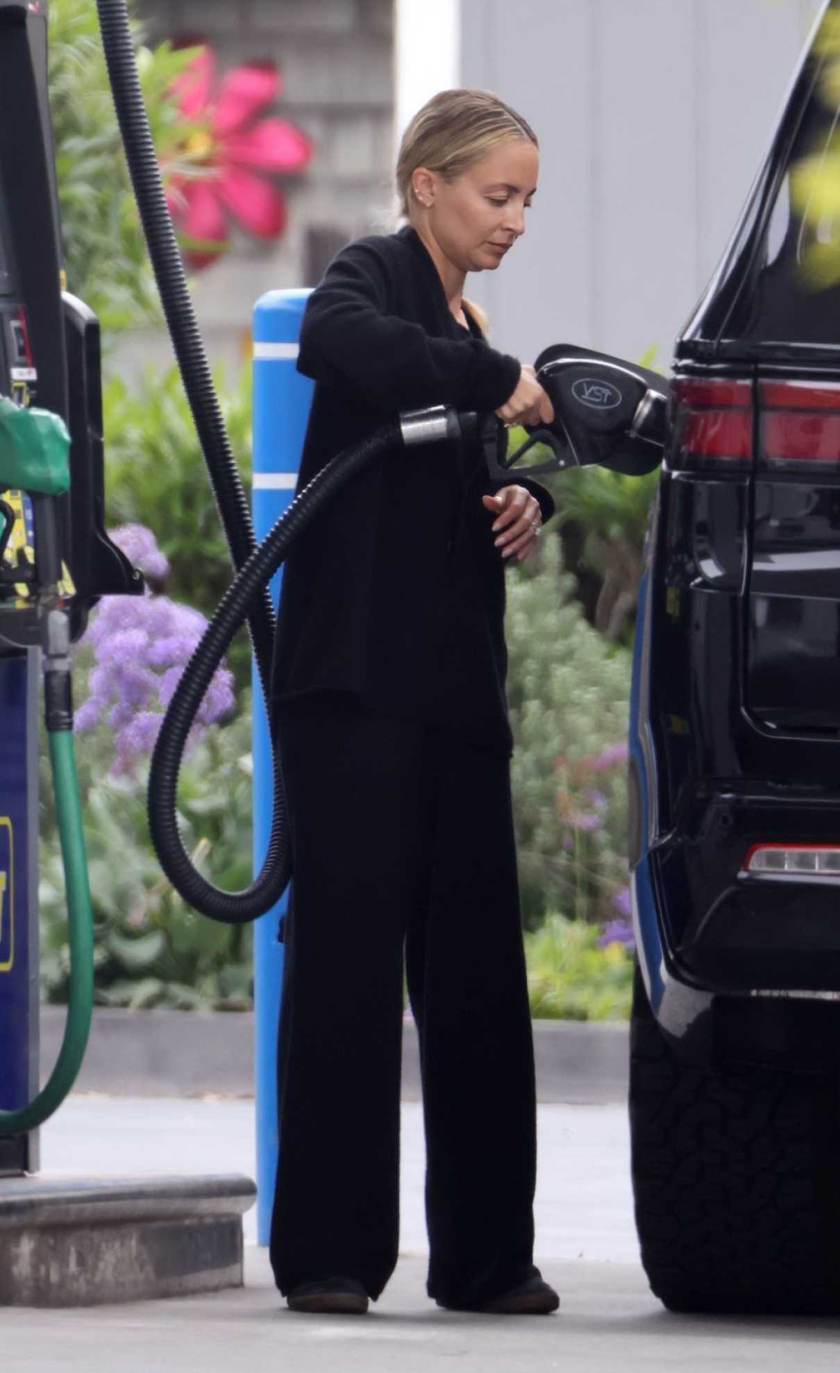 Nicole Richie in a Black Outfit