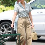 Jennifer Lopez in a Beige Pants Indulging in Some Plant Shopping in New York 07/04/2024