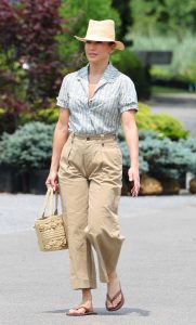 Jennifer Lopez in a Beige Pants