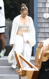 Jennifer Lopez in a White Cardigan