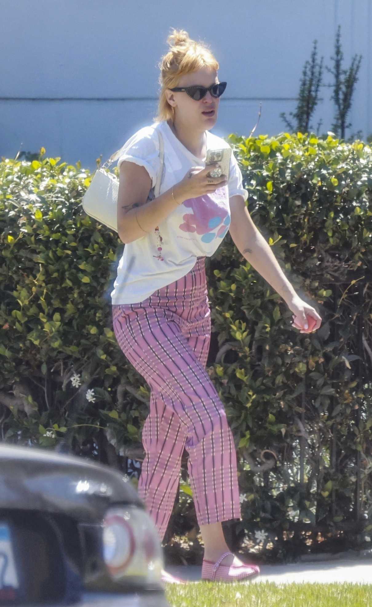 Tallulah Willis in a White Tee