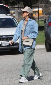 Jessica Alba in an Olive Pants