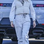 Jennifer Lopez in a White Sweatpants Visiting a Friend in Los Angeles 11/16/2024