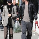 Julia Garner in a Black Cap Was Seen Out with Mark Foster in Los Angeles 11/03/2024