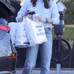 Jennifer Garner in a Blue Jeans Arrives to Ben Affleck’s Home in Los Angeles 12/07/2024