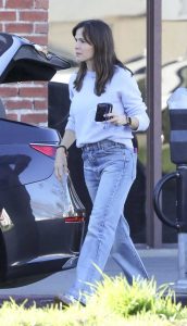 Jennifer Garner in a Blue Jeans