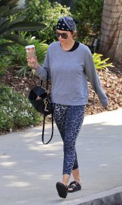 Lisa Rinna in a Grey Sweatshirt