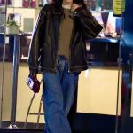 Vittoria Ceretti in a Brown Leather Jacket Enjoys Dinner with Her Family in LA 12/26/2024