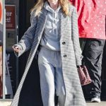 Ellen Pompeo in a Grey Sweatsuit Was Spotted at Gelson’s Market in Los Angeles 01/15/2025