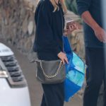 Sarah Michelle Gellar in a Beige Sneakers Leaves Her Hotel in Los Angeles 01/09/2025