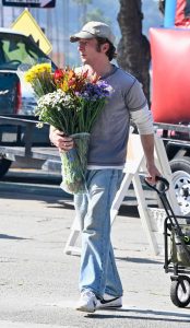 Jeremy Allen White in a White Nike Sneakers