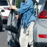 Kristen Bell in a Blue Denim Shirt Grabs Takeout from All Time in Los Feliz 02/01/2025