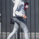 Aubrey Plaza in a Grey Leggings Was Seen Out in Los Angeles 04/21/2025
