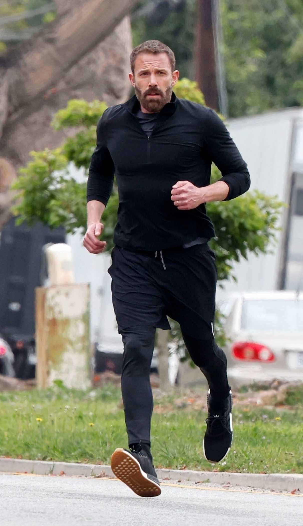 Ben Affleck in a Black Sneakers