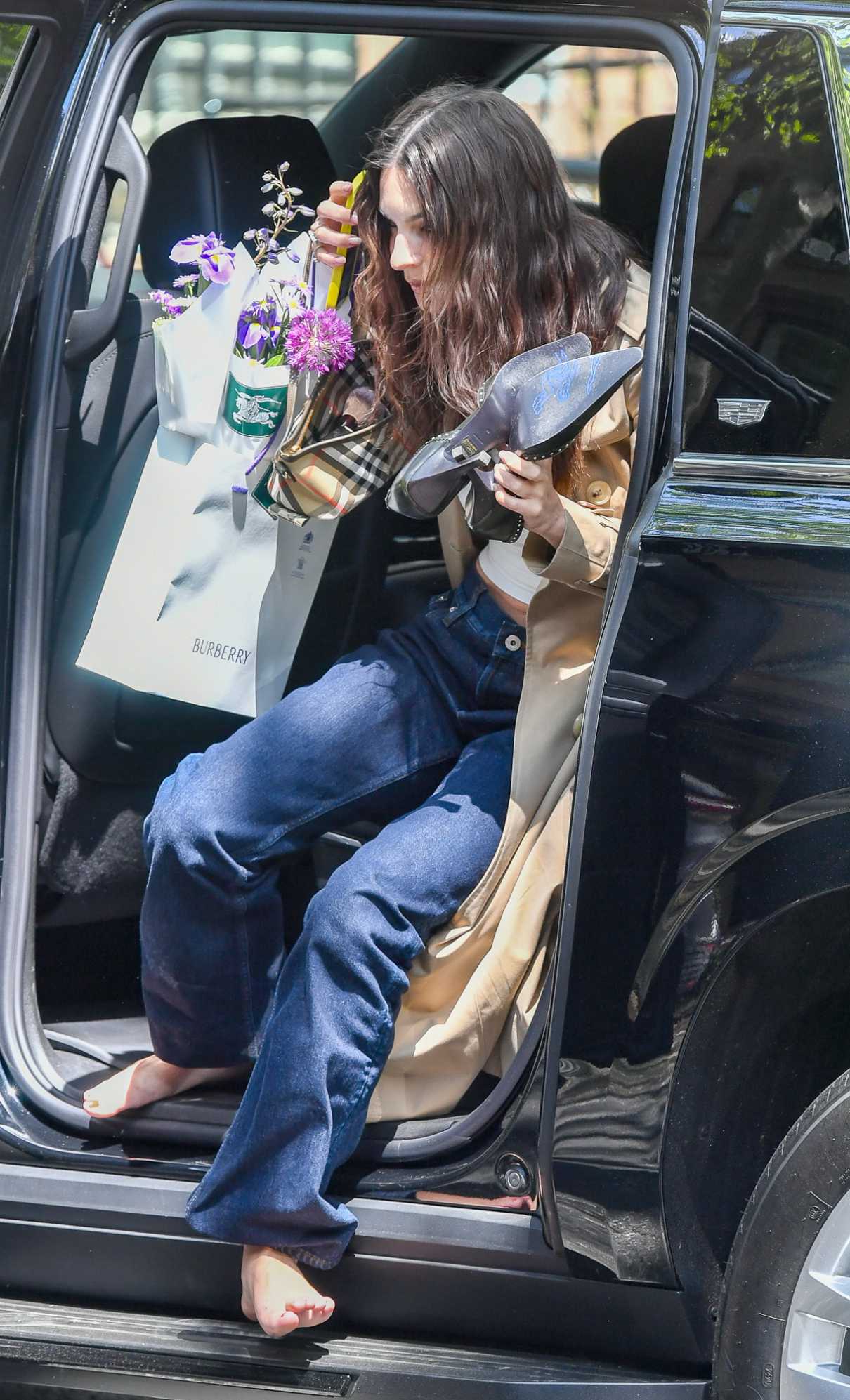Emily Ratajkowski in a Beige Trench Coat