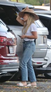 Hilary Duff in a White Tee