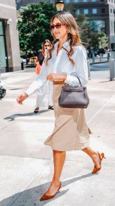 Jessica Alba in a Beige Skirt
