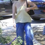 Kaitlyn Dever in a Yellow Top Was Seen Out in Brentwood 08/10/2025