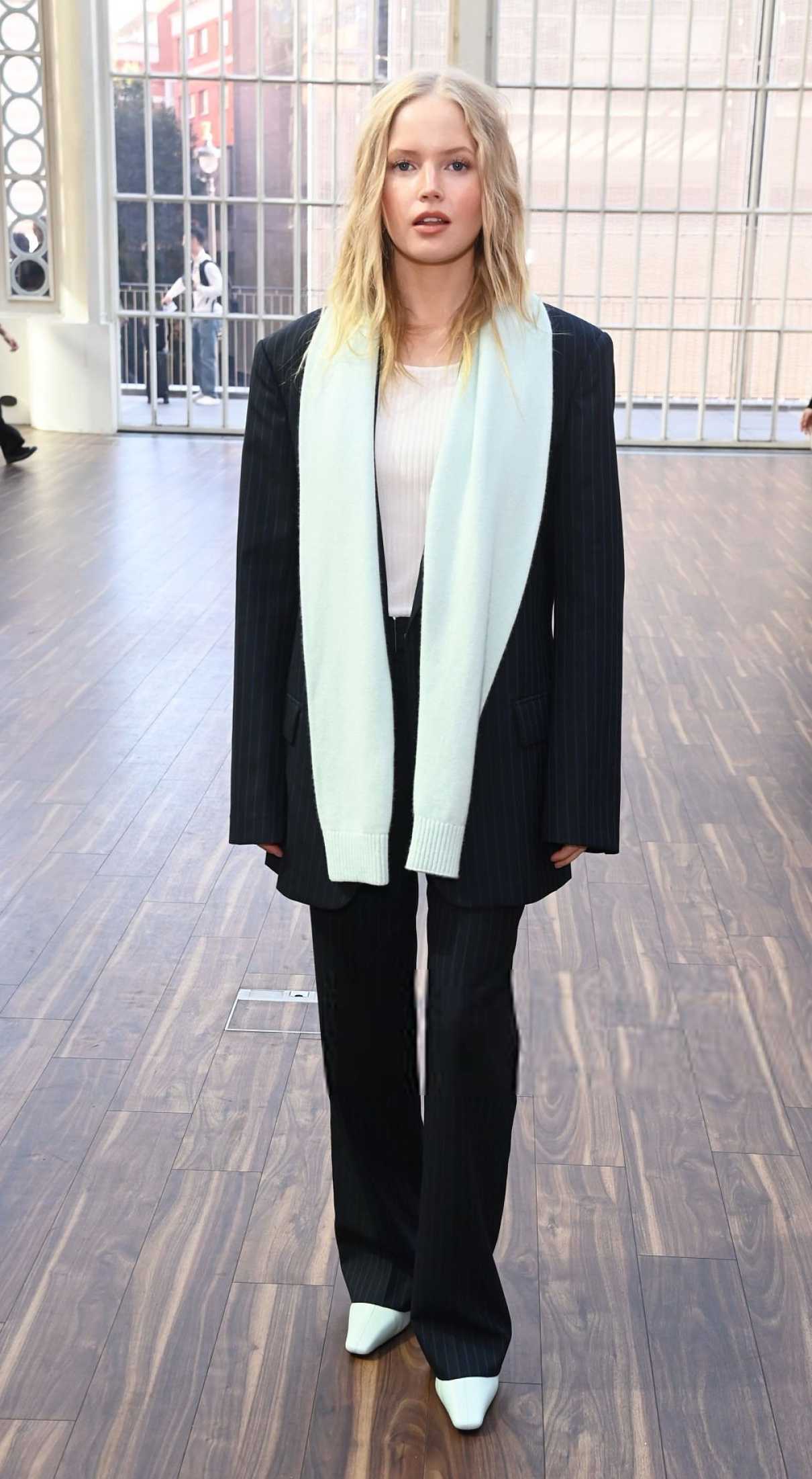 Ellie Bamber