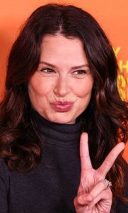 Katie Lowes