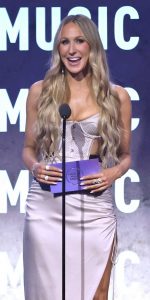 Nikki Glaser