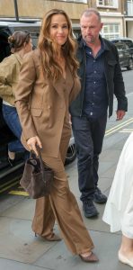 Jennifer Garner in a Tan Pantsuit