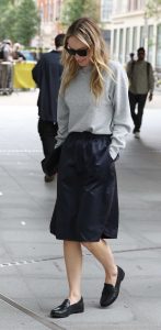Olivia Wilde in a Grey Sweatshirt