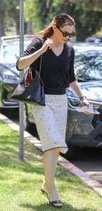 Jennifer Garner in a White Floral Skirt