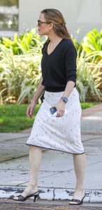 Jennifer Garner in a White Floral Skirt