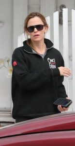 Jennifer Garner in a Black Leggings