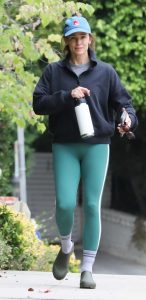 Jennifer Garner in a Turquoise Leggings
