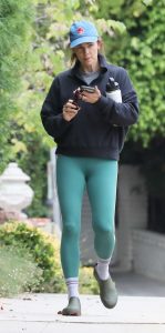 Jennifer Garner in a Turquoise Leggings