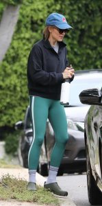 Jennifer Garner in a Turquoise Leggings